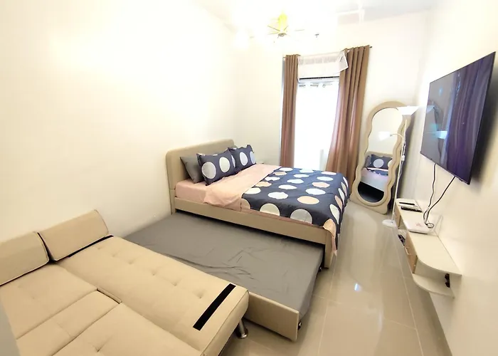 Cozy In Quezon Near, Bars, Cafe, Restaurants Manila
